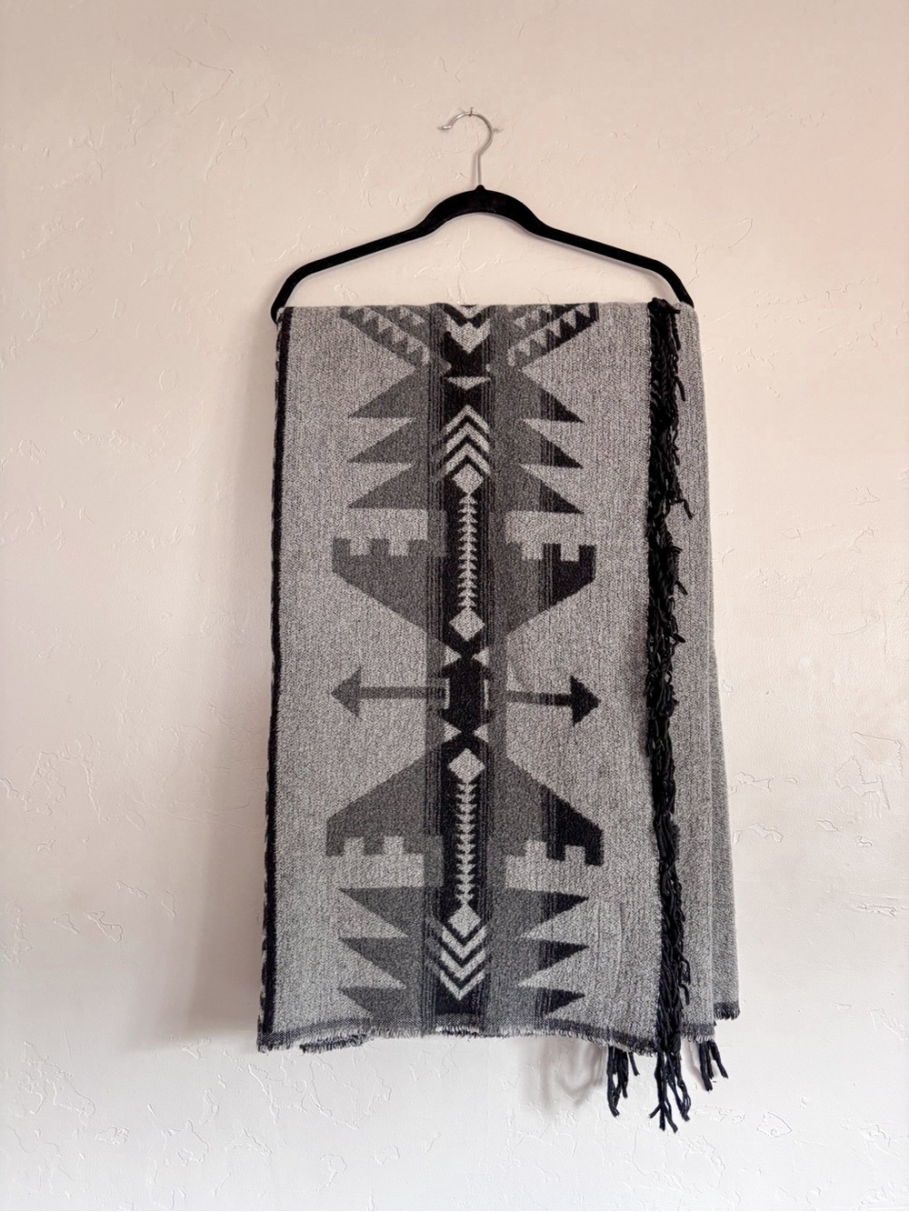 The Sackcloth and Ashes WOOL BLEND Arrow Mexican Blanket - Picture 2 of 5